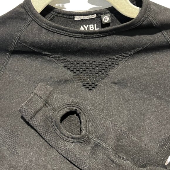 AYBL Motion Seamless Set Leggings and Long Sleeve Crop Top - BLK - Picture 3 of 5